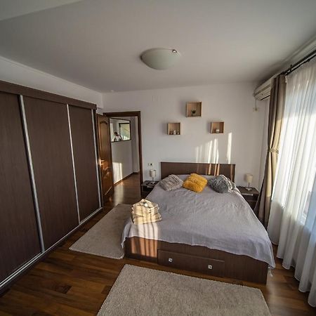 Apartament Tatu Bar&Grill أوتوبين المظهر الخارجي الصورة
