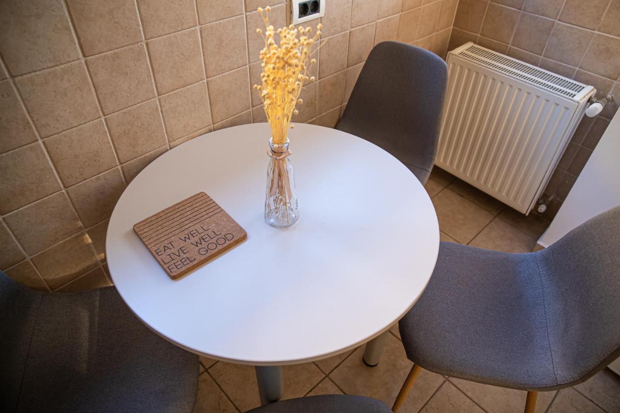 Apartament Tatu Bar&Grill أوتوبين المظهر الخارجي الصورة