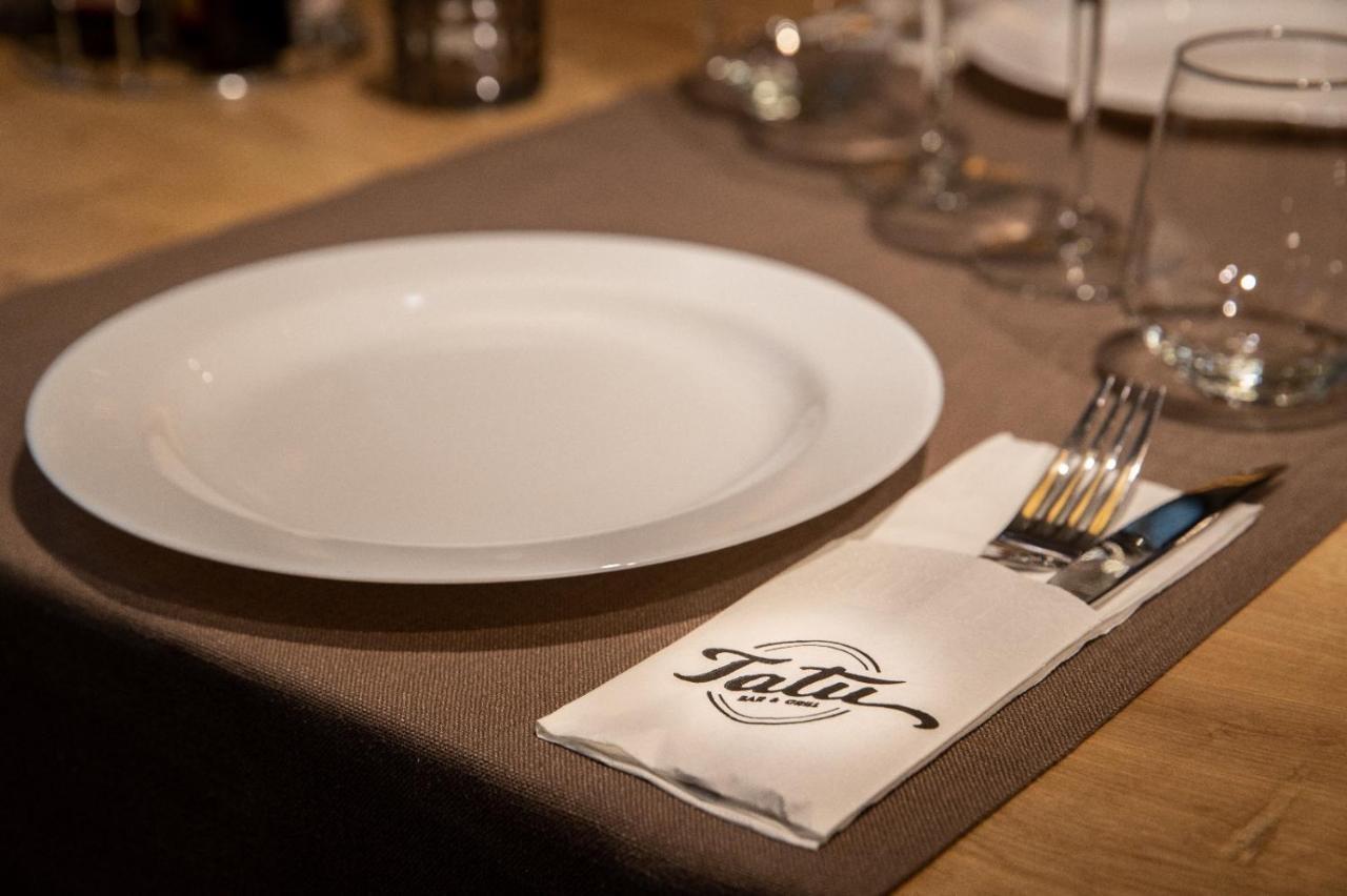 Apartament Tatu Bar&Grill أوتوبين المظهر الخارجي الصورة