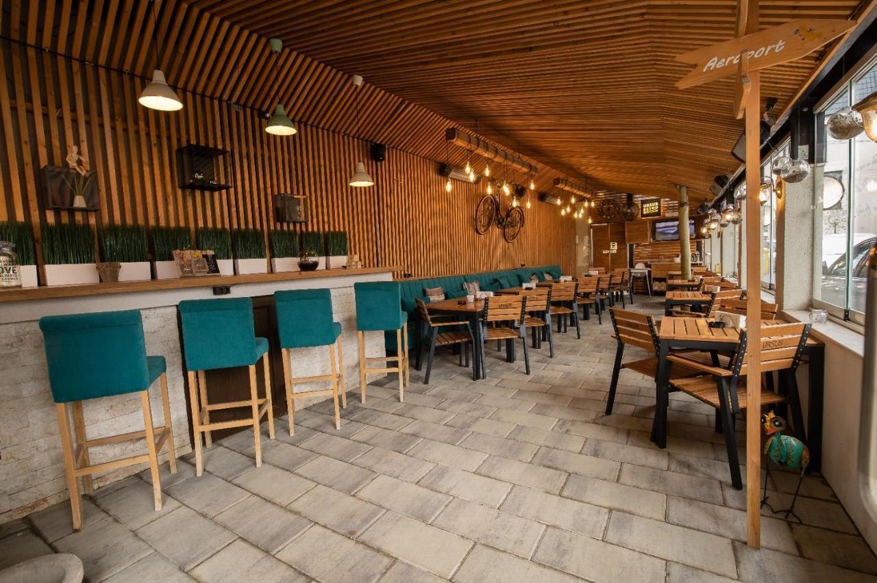 Apartament Tatu Bar&Grill أوتوبين المظهر الخارجي الصورة