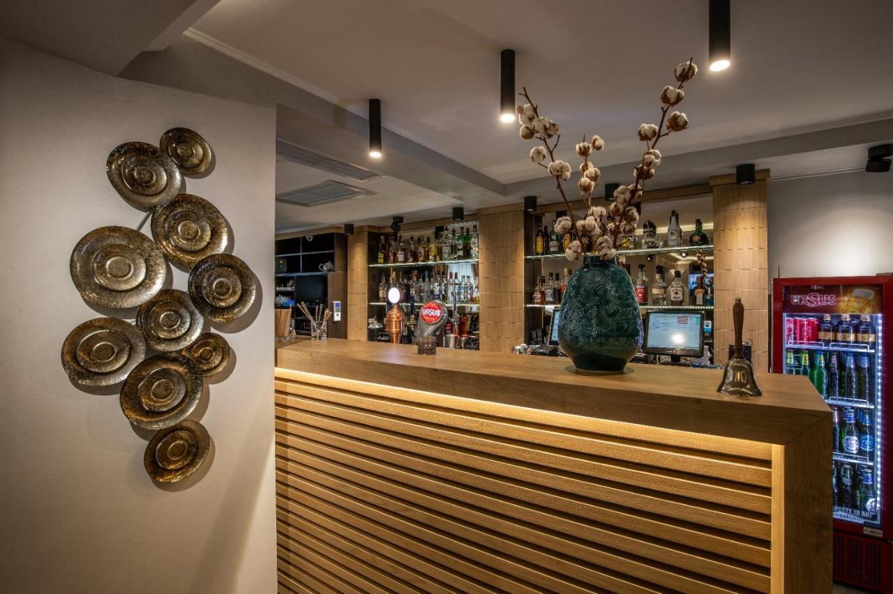 Apartament Tatu Bar&Grill أوتوبين المظهر الخارجي الصورة